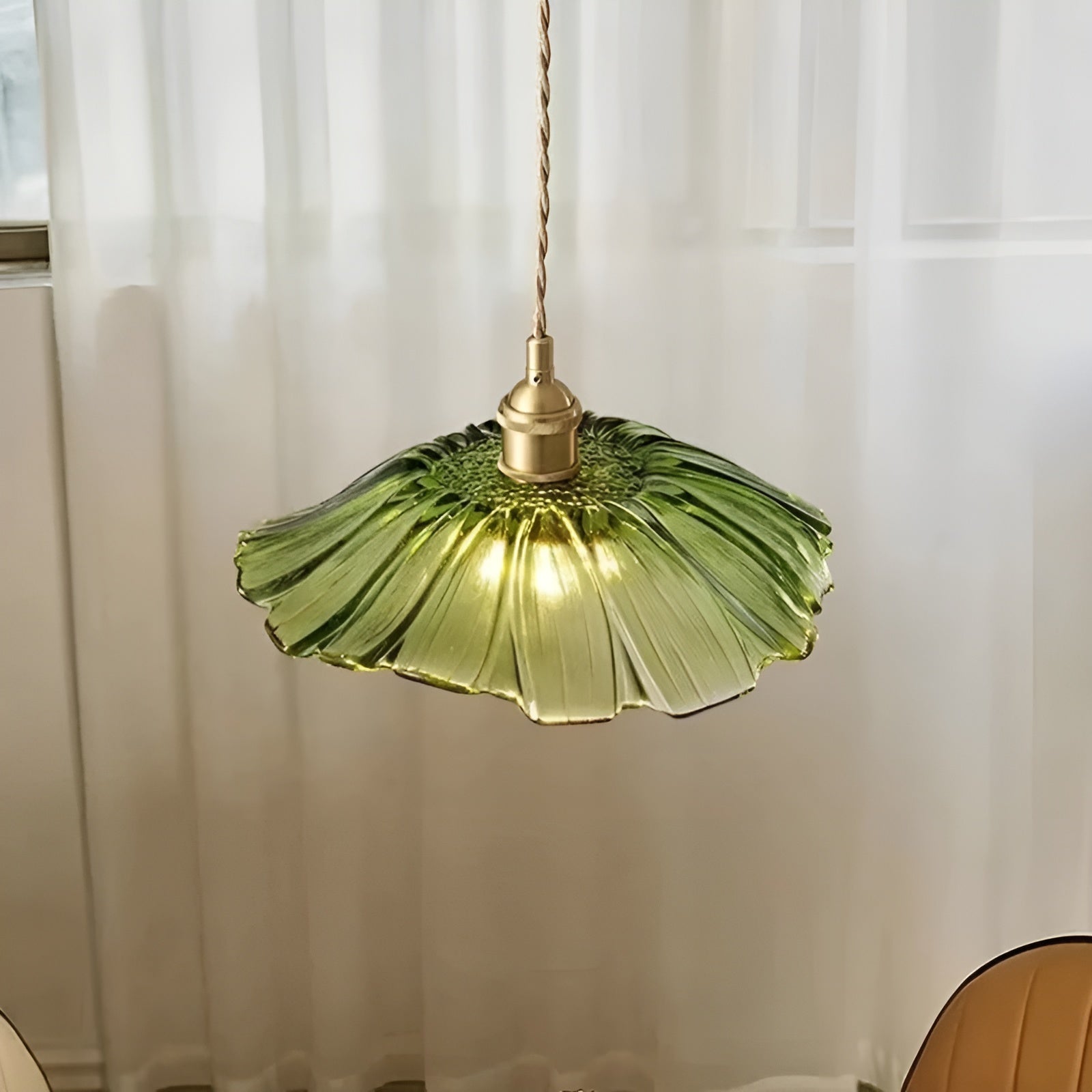 Hengelampe med Blomstermotiv – Varmt og Dekorativt Lys | Perfekt for Stue og Soverom - Lysarmaturer for tak