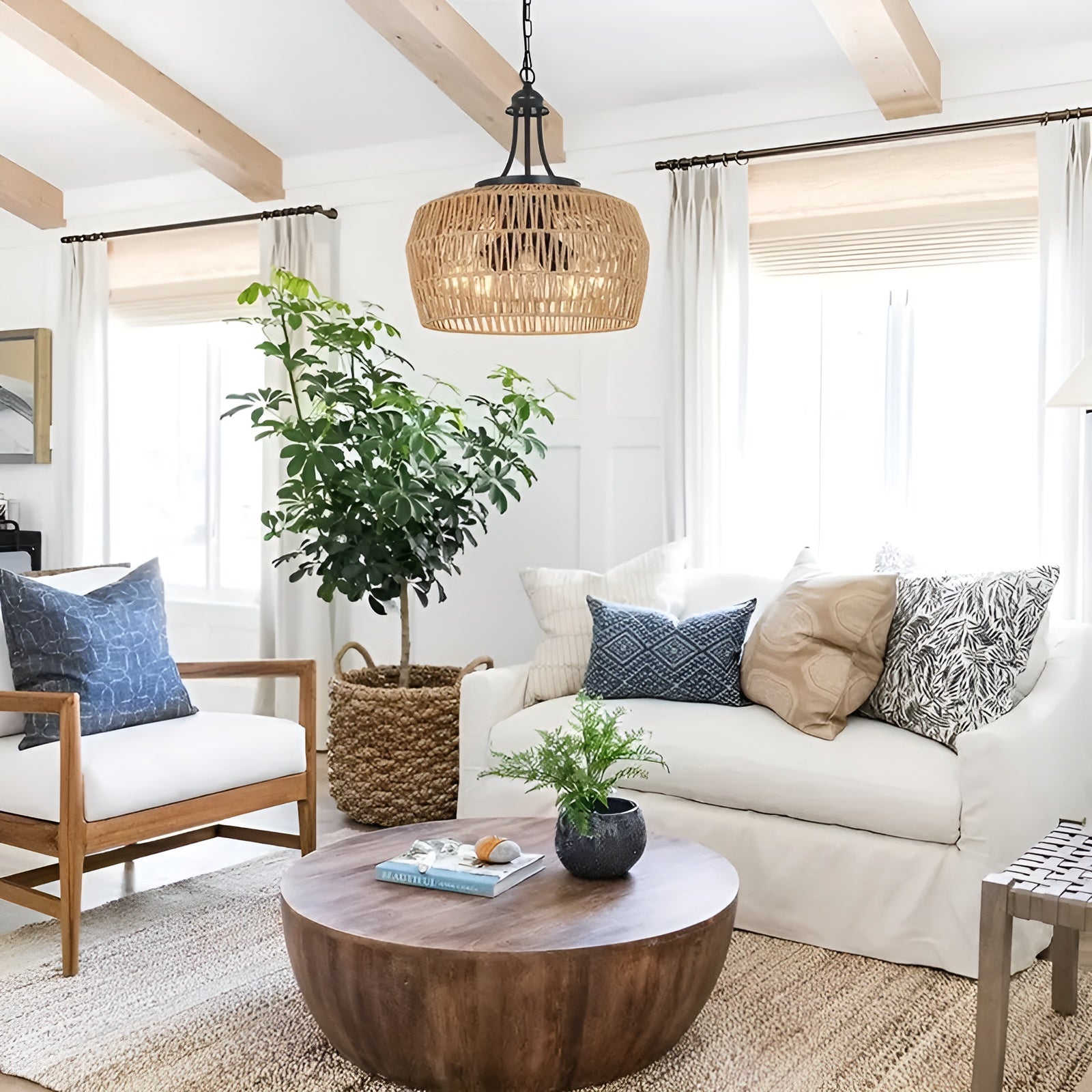 Hengelampe i Rattan – Naturlig og Dekorativ | Perfekt for Kjøkken og Spisestue