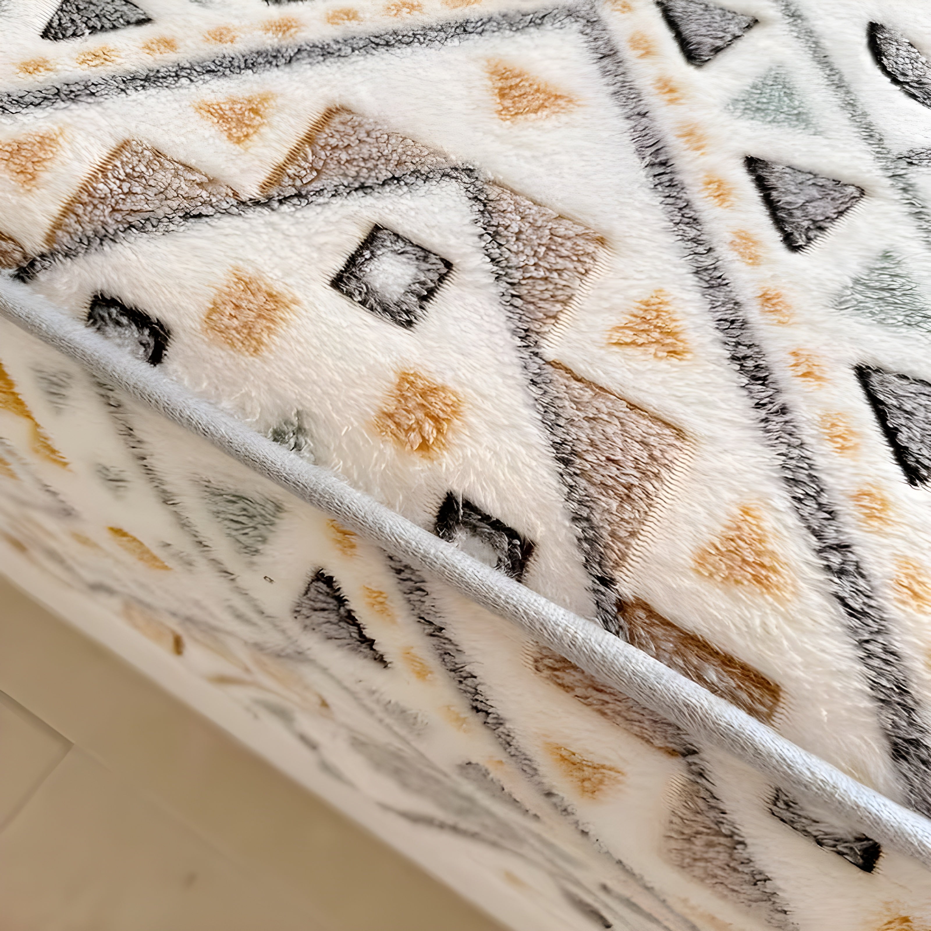 Flanell Madrassbeskytter – Ekstra Myk og Varm | Komfortabel Beskyttelse for Alle Madrasser