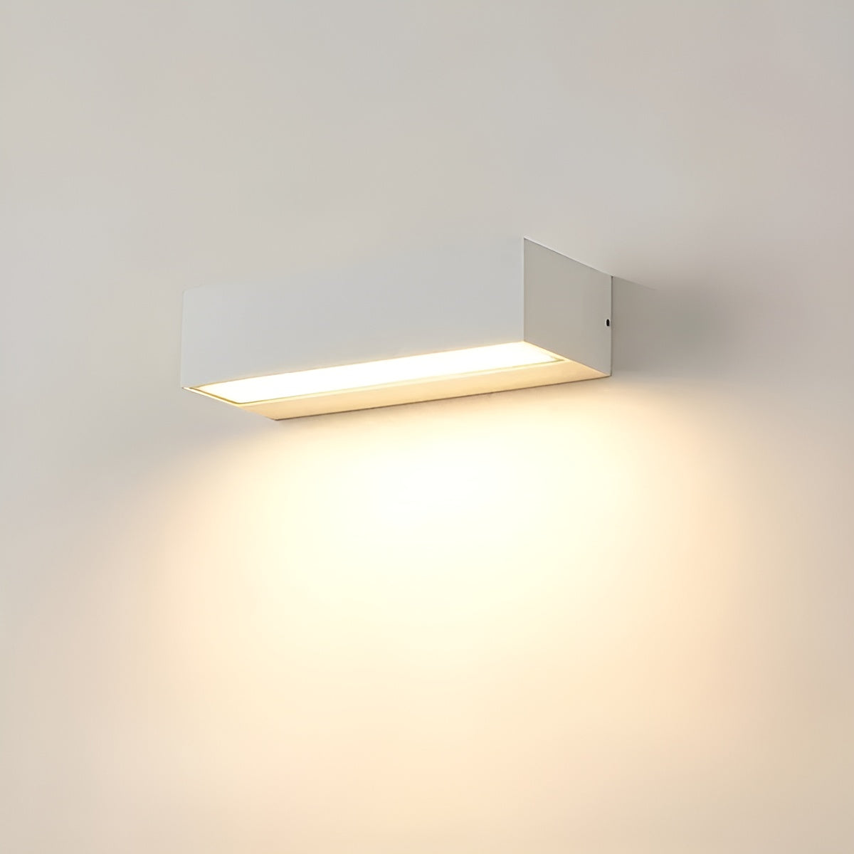 Klassisk Vegglampe i Gull – Stilren og Holdbar | Perfekt for Bad, Gang og Gjestetoalett