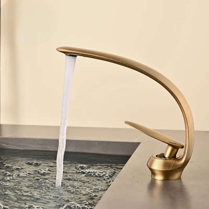 Modo – Kjøkken- og Baderomskran med Dobbel Kontroll (Minimalistisk Design)