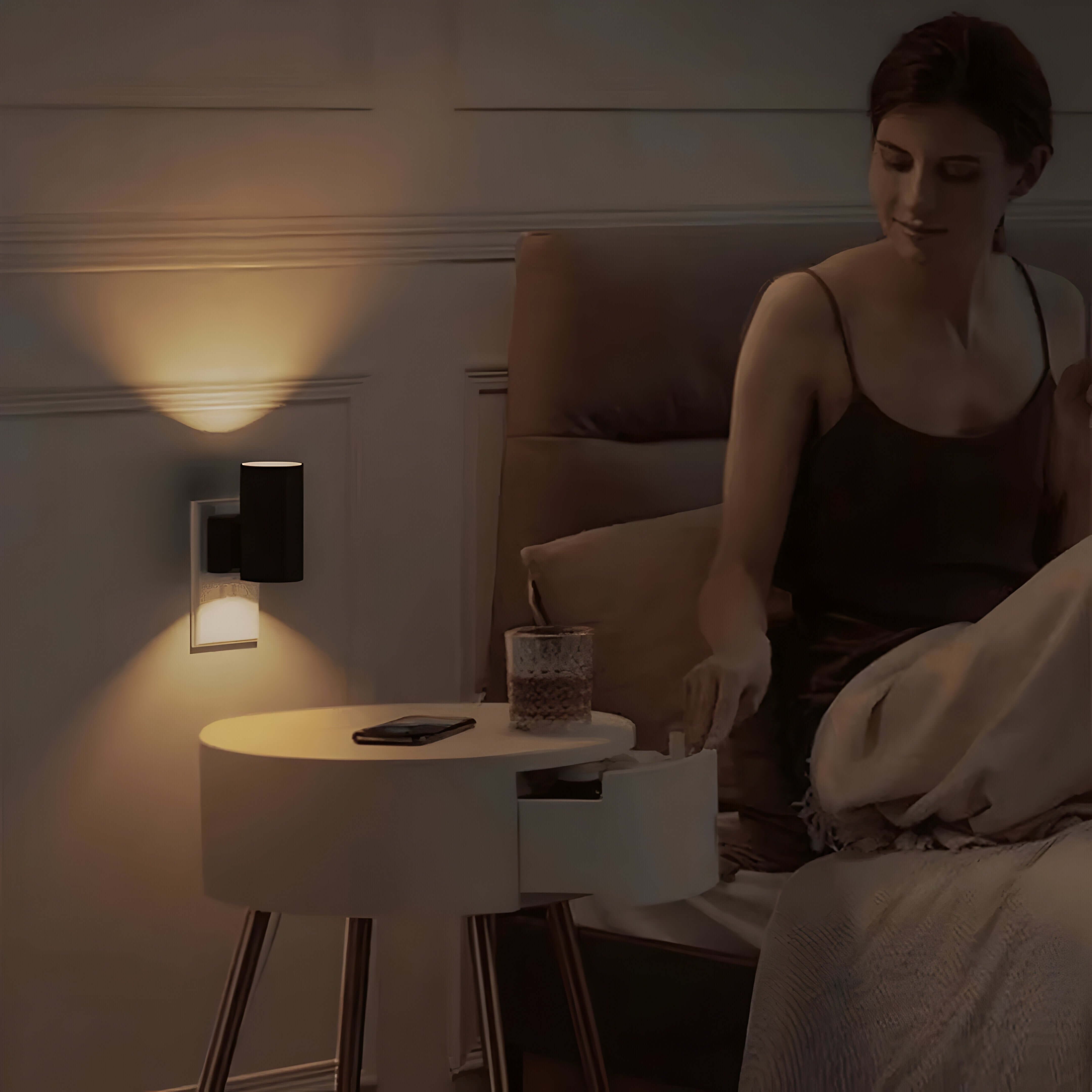 Lunara – LED Nattlampe med Sensor (Justerbar og Plugg-inn)