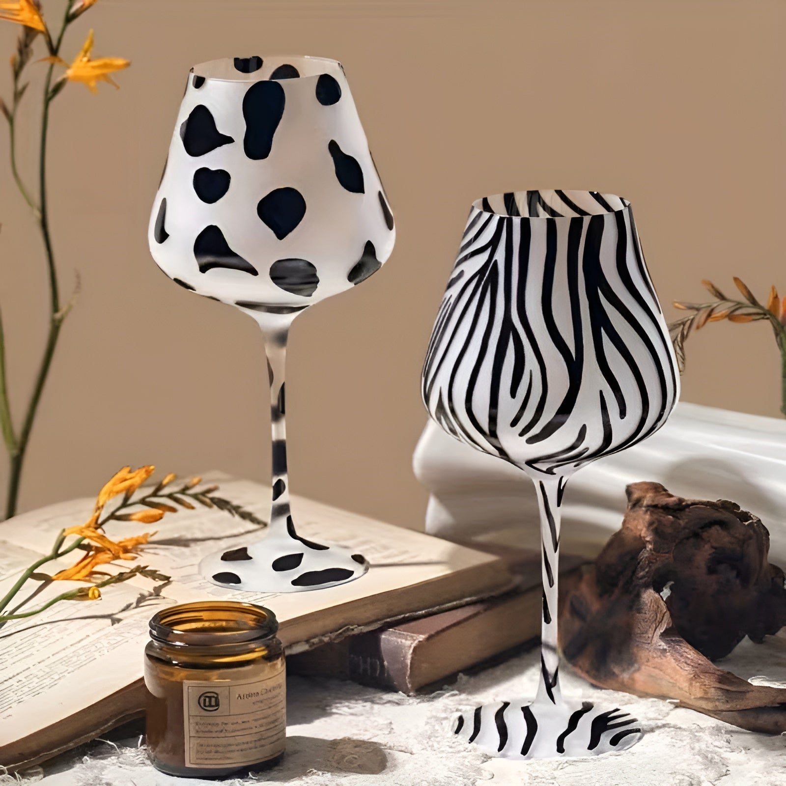Kunstvoll handgefertigte Weingläser mit Tiermotiven – Tierdesigns mit Kühen Zebras und Leoparden | Rot- und Weißwein
