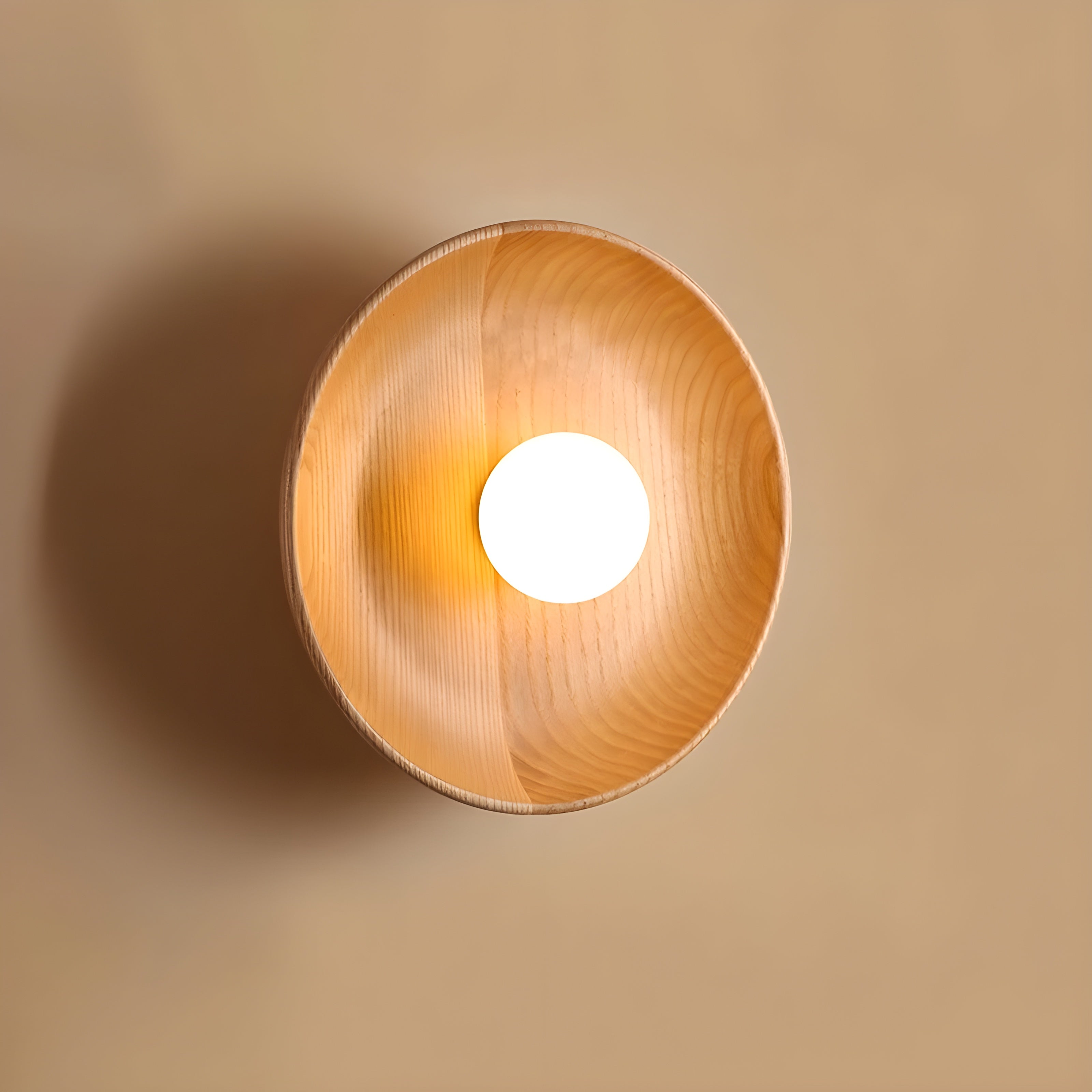 Bilde av Carins Taklampe i Tre – Stilren Eleganse for Moderne Hjem fra Velisse