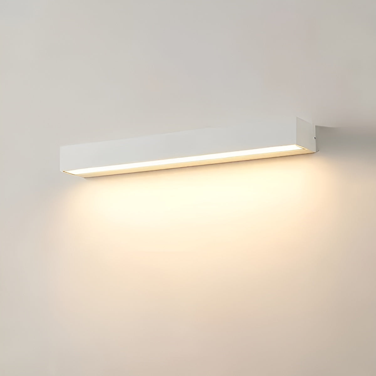 Klassisk Vegglampe i Gull – Stilren og Holdbar | Perfekt for Bad, Gang og Gjestetoalett