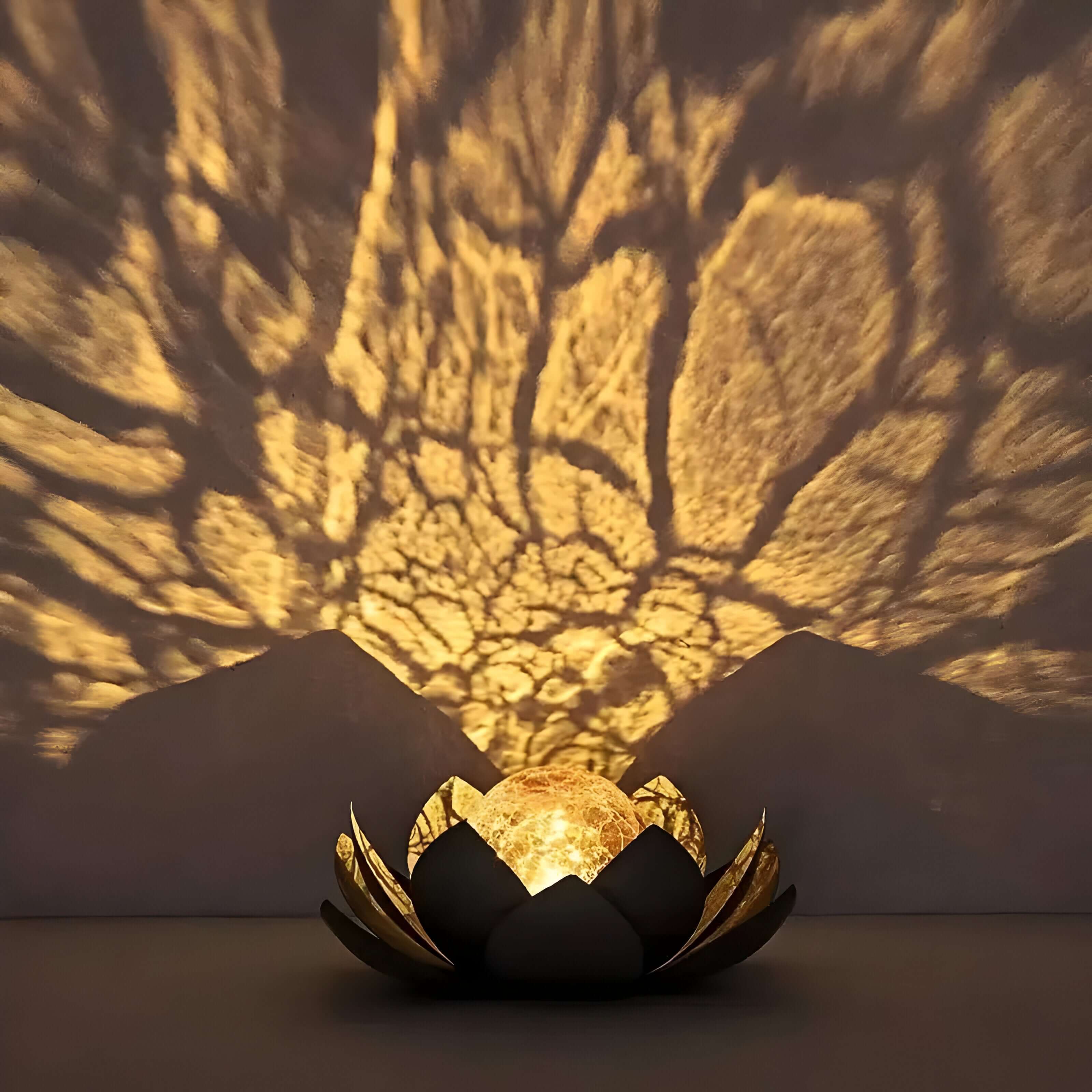 Lysflora – Solcelle Hagebelysning i Lotusdesign (LED)