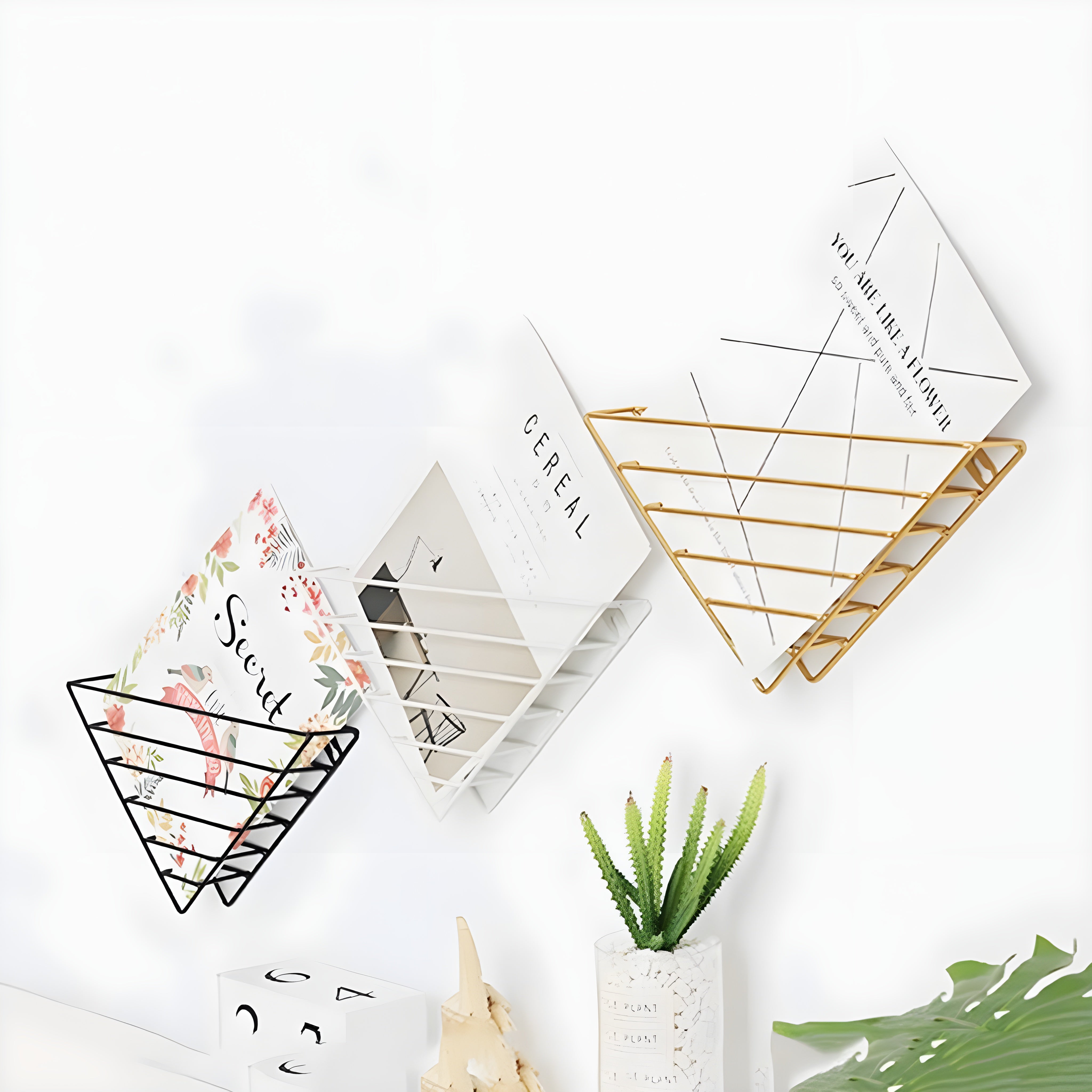 Vegghylle for Bøker og Magasiner – Plassbesparende og Moderne | Perfekt for Stue, Kontor og Soverom