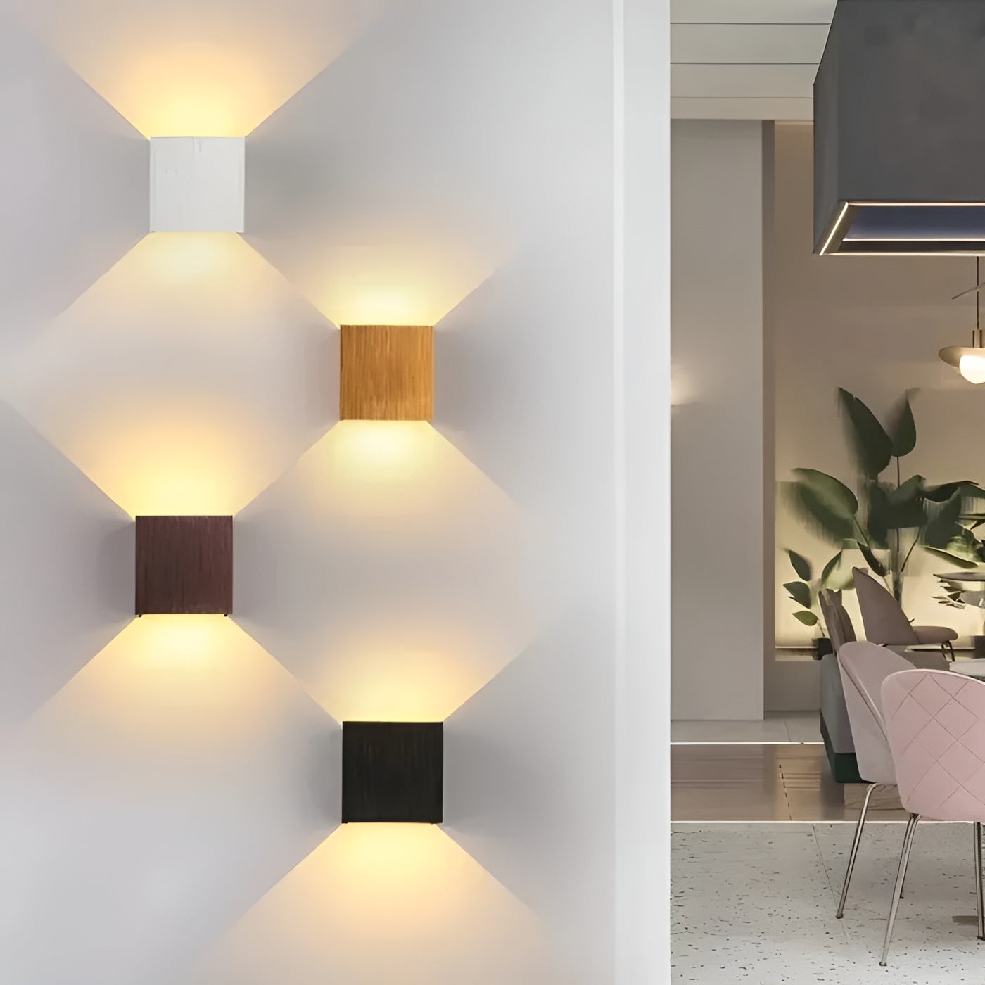 Kvadratisk Vegglampe – Moderne og Stilren | Perfekt for Stue og Soverom