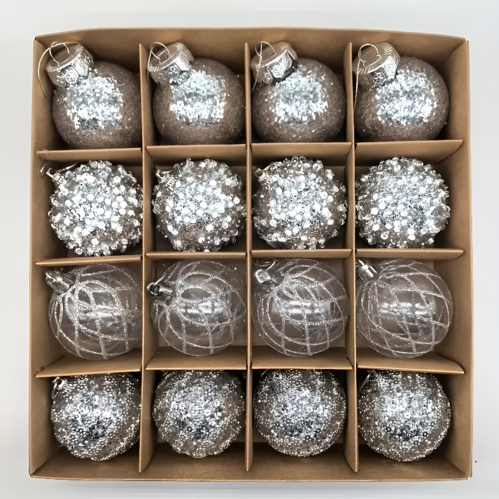 Julekuler Sett (16 stk, Ø 6 cm) – Elegante Kuler i Champagne | Perfekt til Juletreet