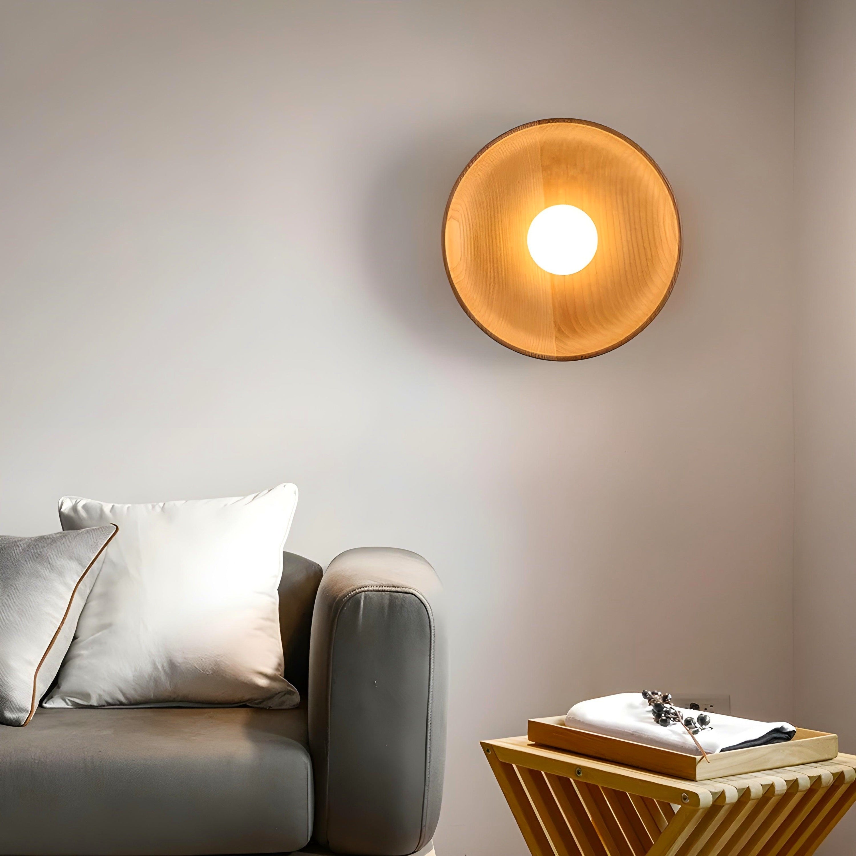 Bilde av Carins Taklampe i Tre – Stilren Eleganse for Moderne Hjem fra Velisse