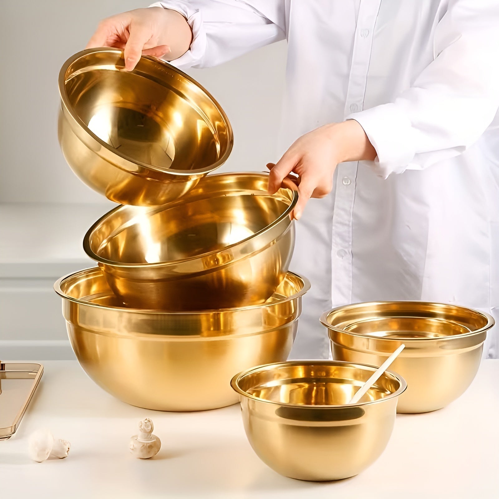 14-delt Gullfarget Bollesett – Elegant Og Praktisk | Perfekt Til Matlaging, Baking Og Servering