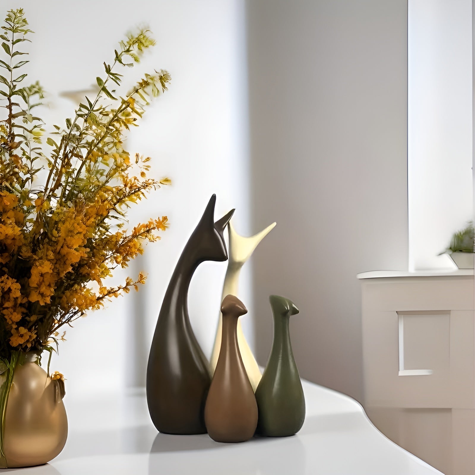 Dekorative Sneglefigurer i Sett (4 stk) – Elegant og Stilfull Hjemmedekor | Perfekt for Stue, Soverom og Kontor