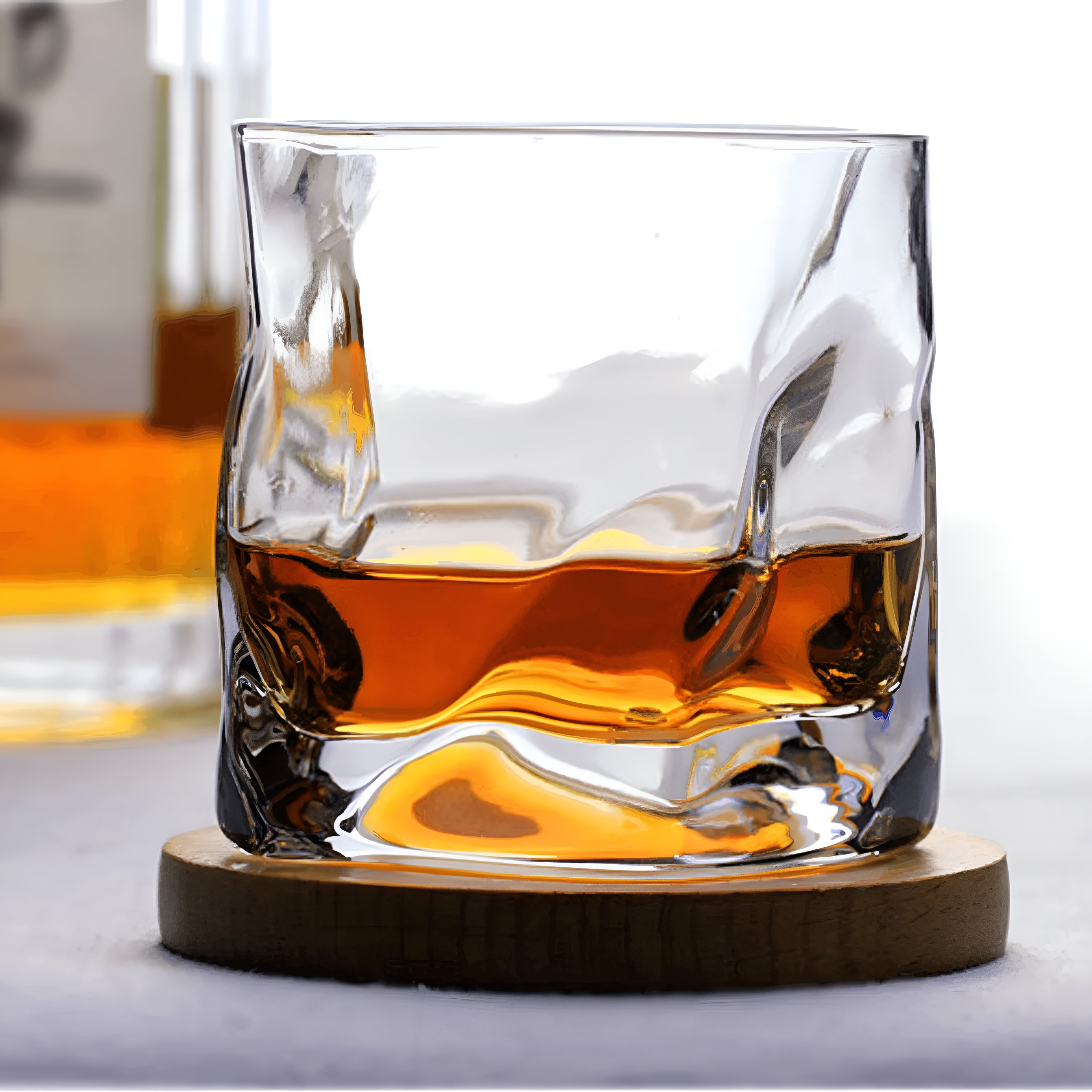 Whiskyglass I Edo Kiriko-stil - Håndslipt Med Unik Krøllete Design