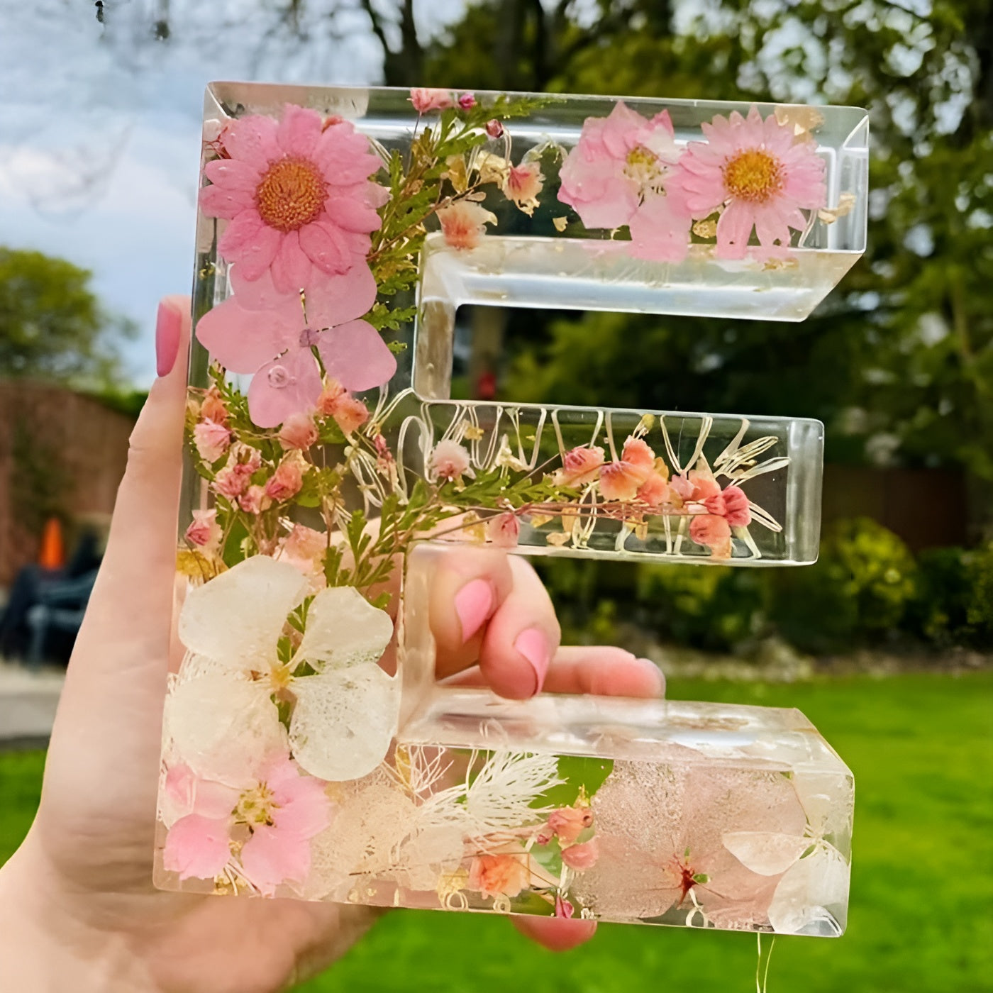 Blomster Bokstavlampe – Dekorativ og Koselig | Perfekt til Hjem og Fest