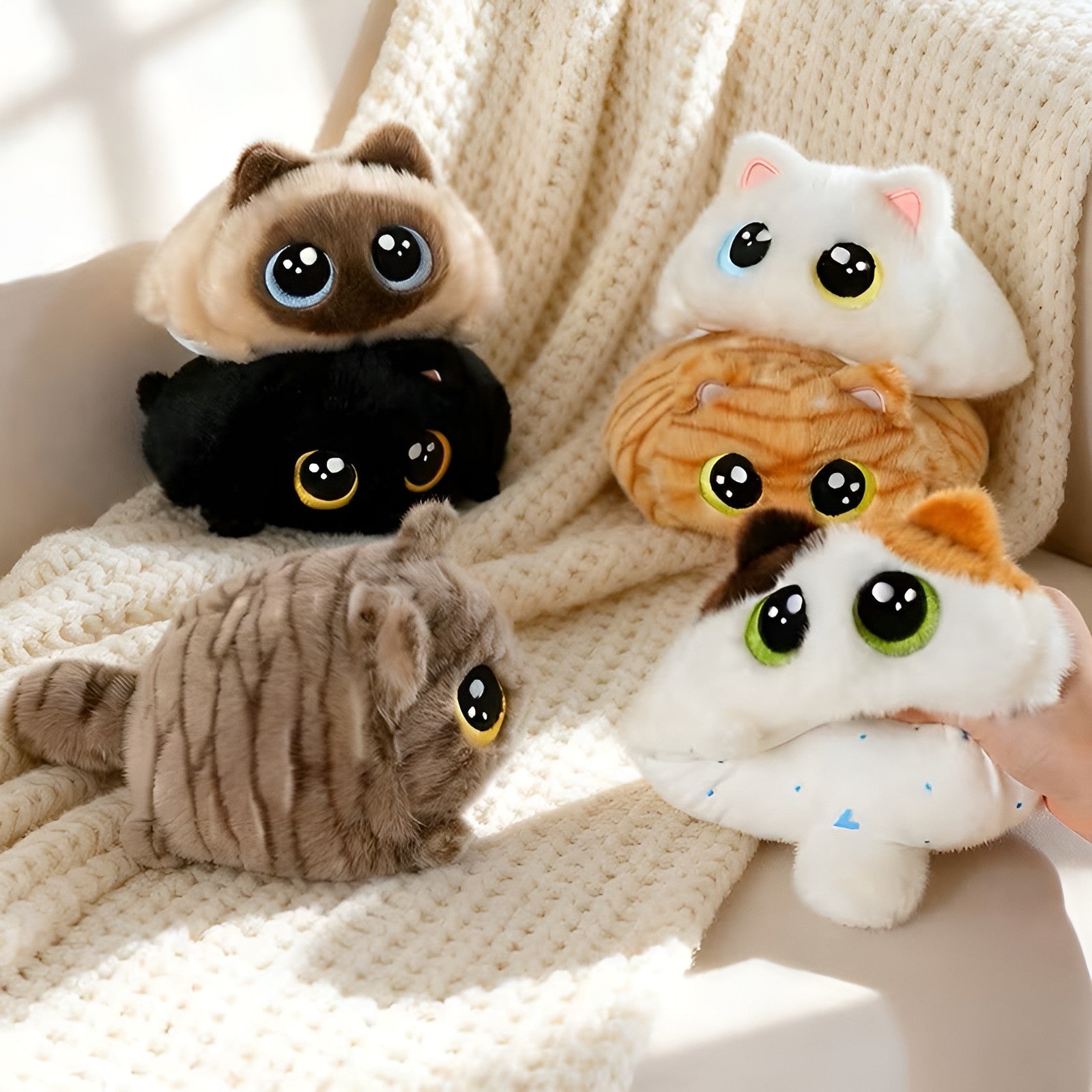 Søt Siamesisk Katt Plysj – Myk og Fluffy | Perfekt som Skrivebordsdekor og Gave