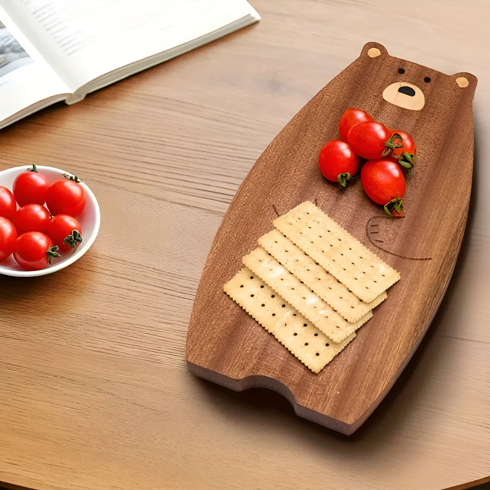 Skjærebrett i Massivt Tre – Lekent Design i Ekornform | Holdbart og Trygt for Mat