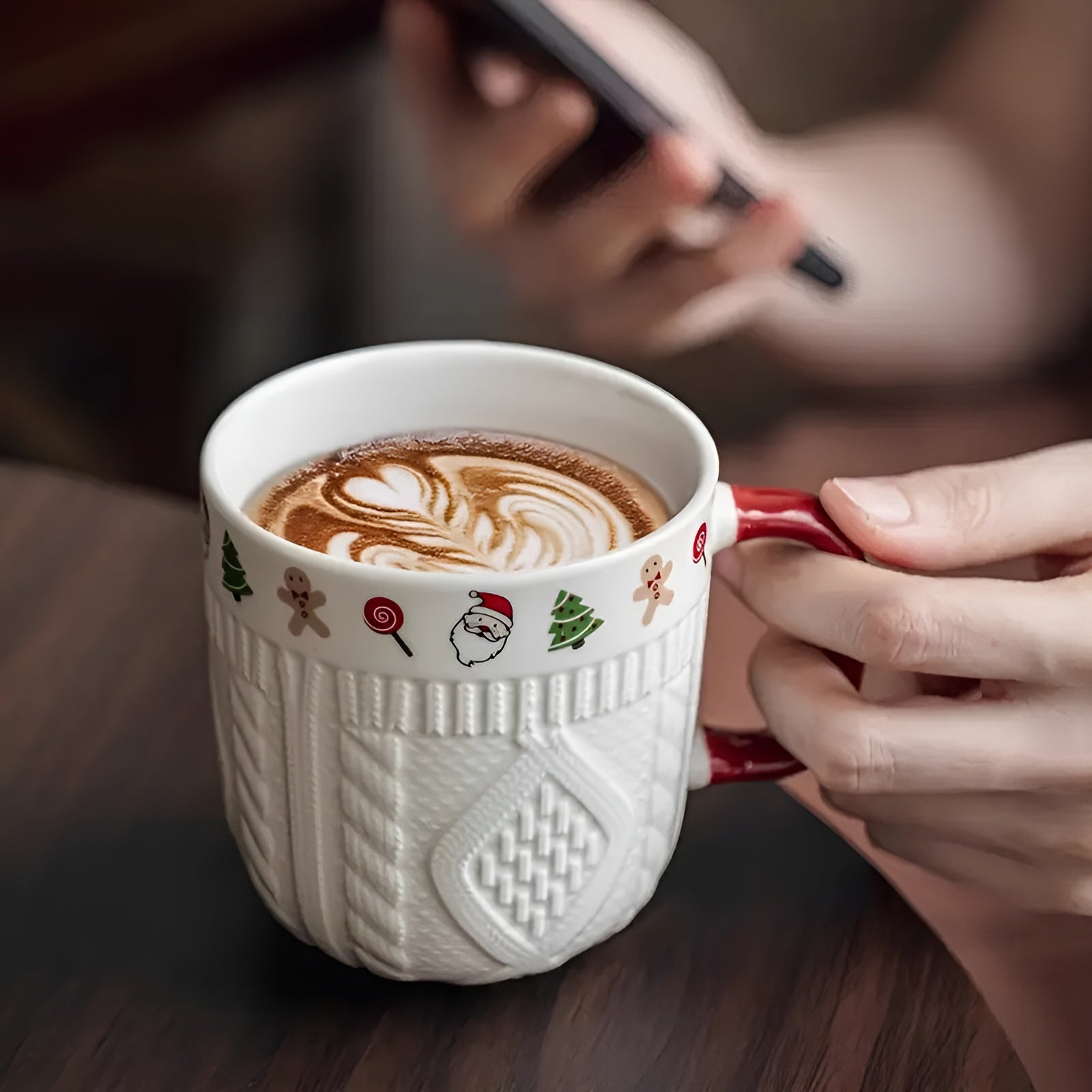 Krus i Keramikk (2 stk) – Søtt Julemotiv med Relieff | Perfekt Gavesett til Par og Varme Drikker