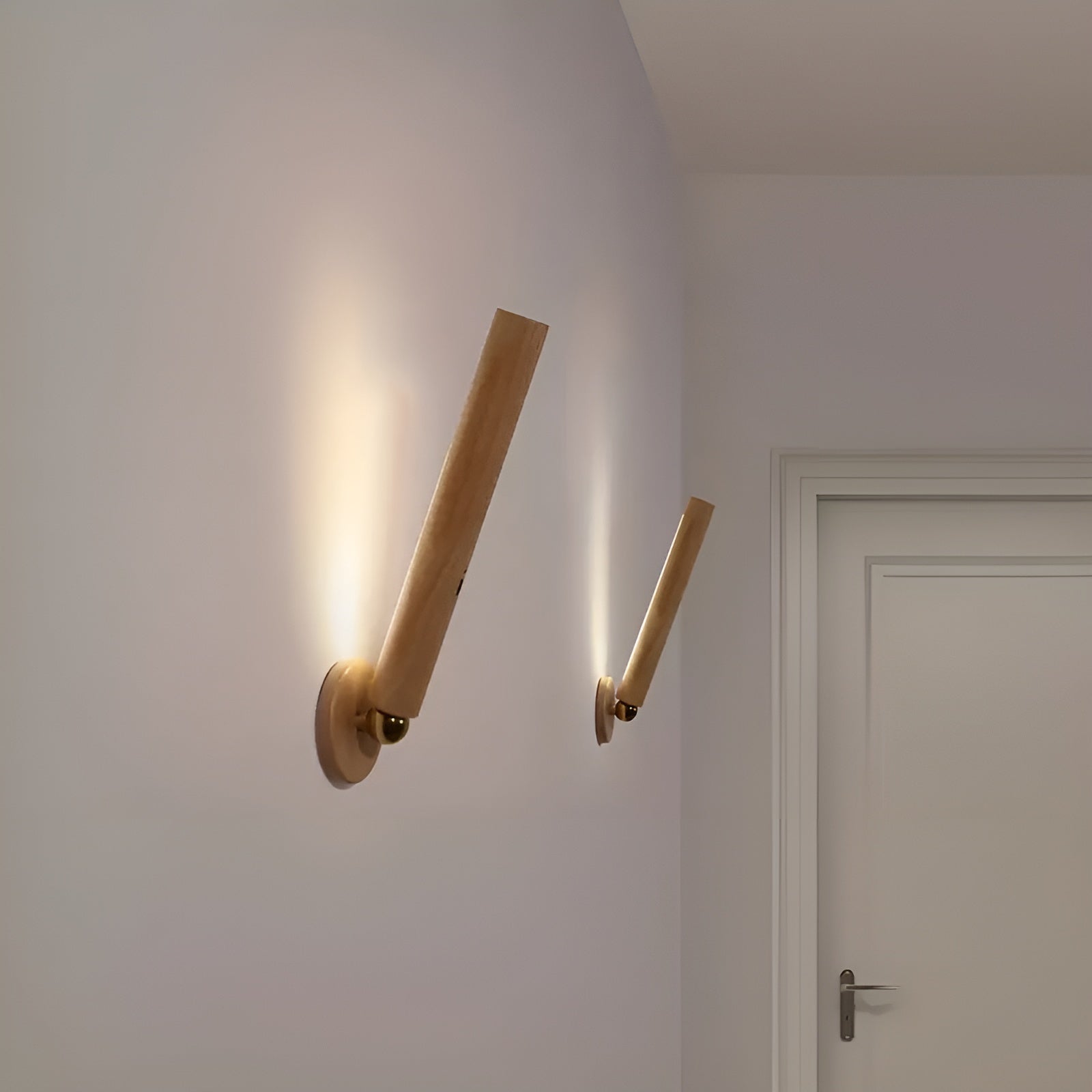 LED Vegglampe i Tre – 360° Roterbar og Oppladbar | Magnetisk med Touch-Styring