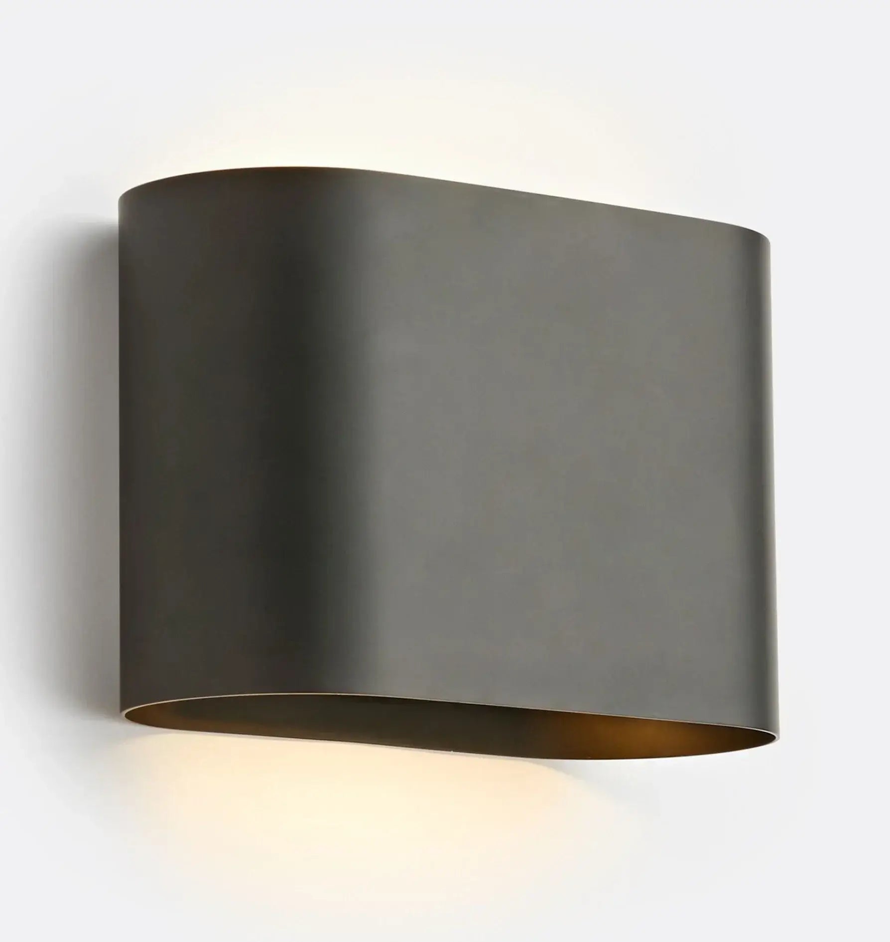 Kivra - Vegglampe Med Buet Design