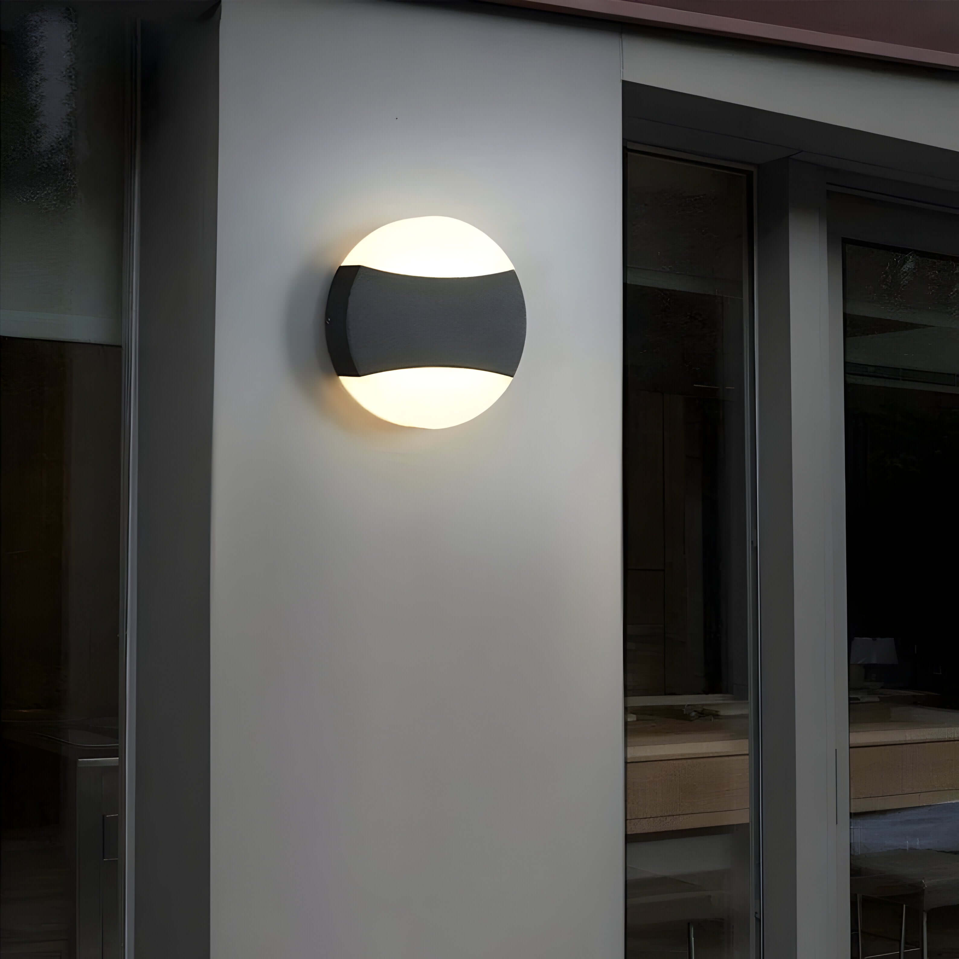 Vynna – Vanntett LED Vegglampe i Moderne Design