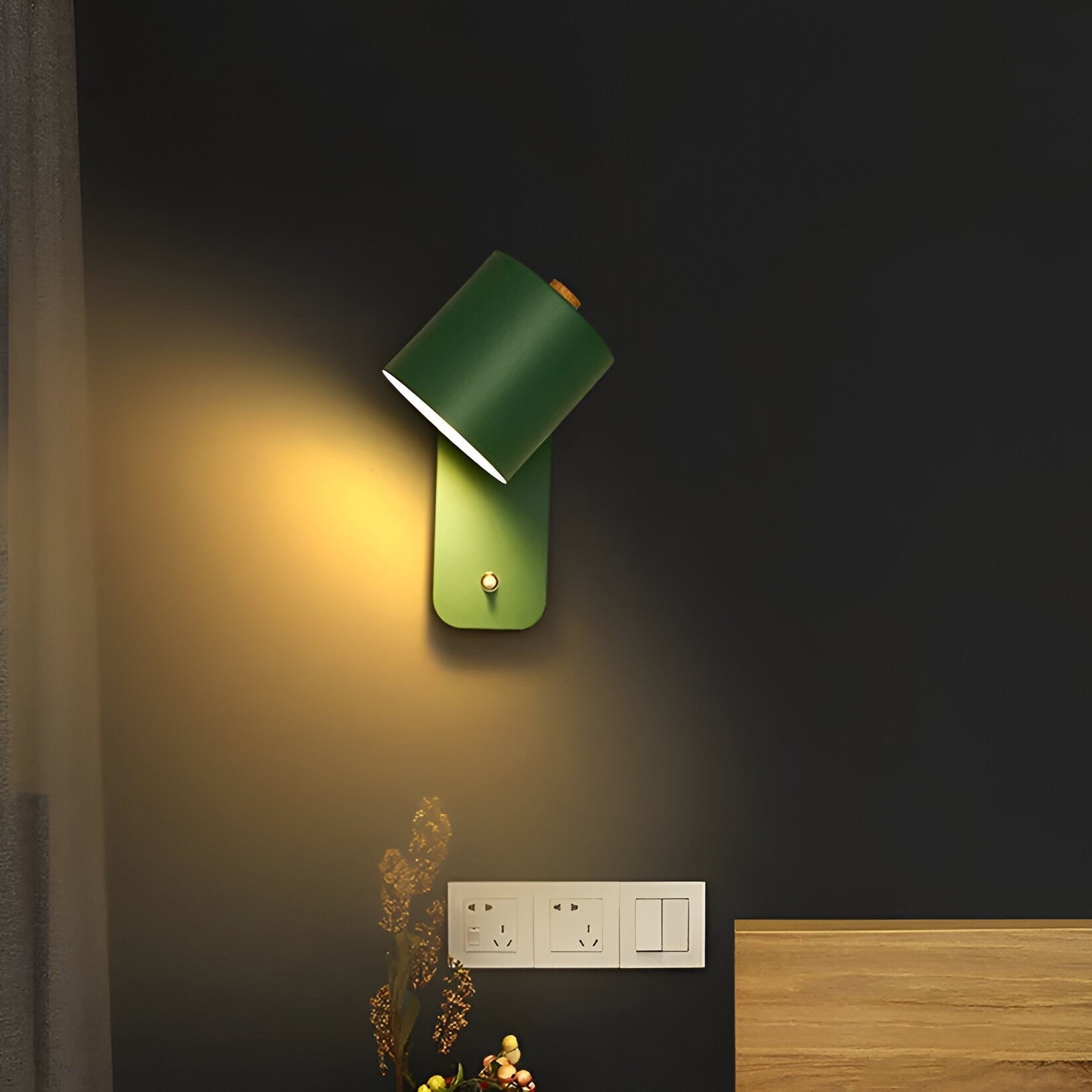 Vegglampe med LED – Stilren og Praktisk | Med Bryter for Stue og Gang