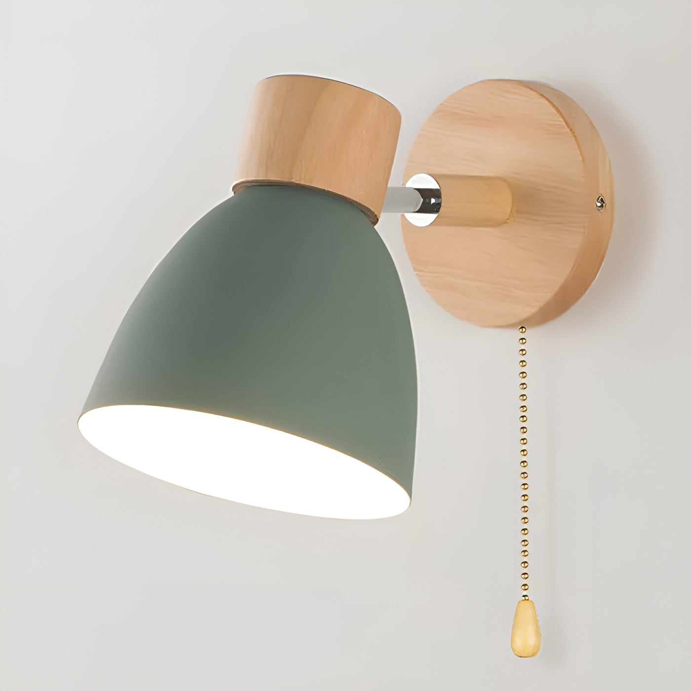 Vegglampe i Tre – Varmt og Koselig Lys | Perfekt for Stue og Soverom