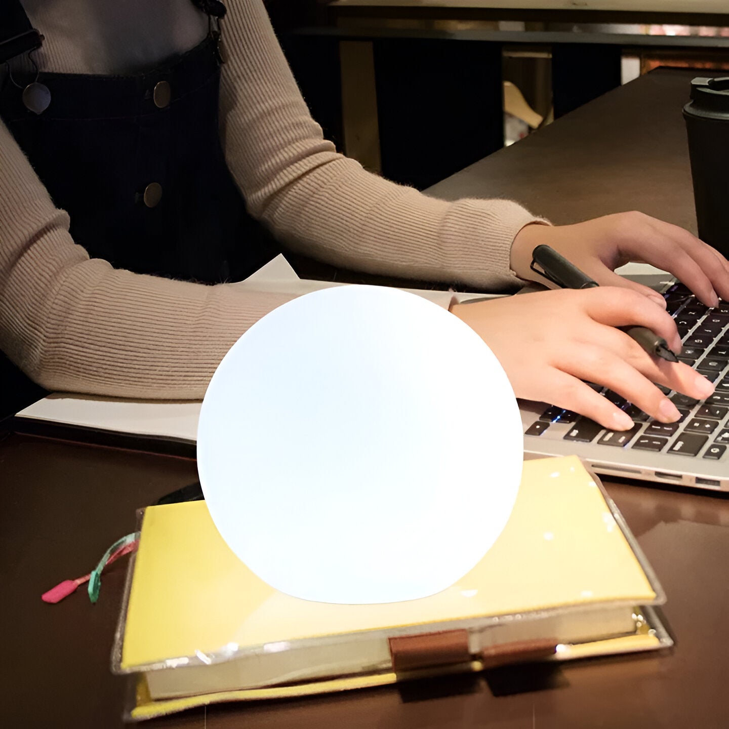 LED Bordlampe – Stemningsfull Belysning med Fargeendring | Dekorativ for Ute og Inne