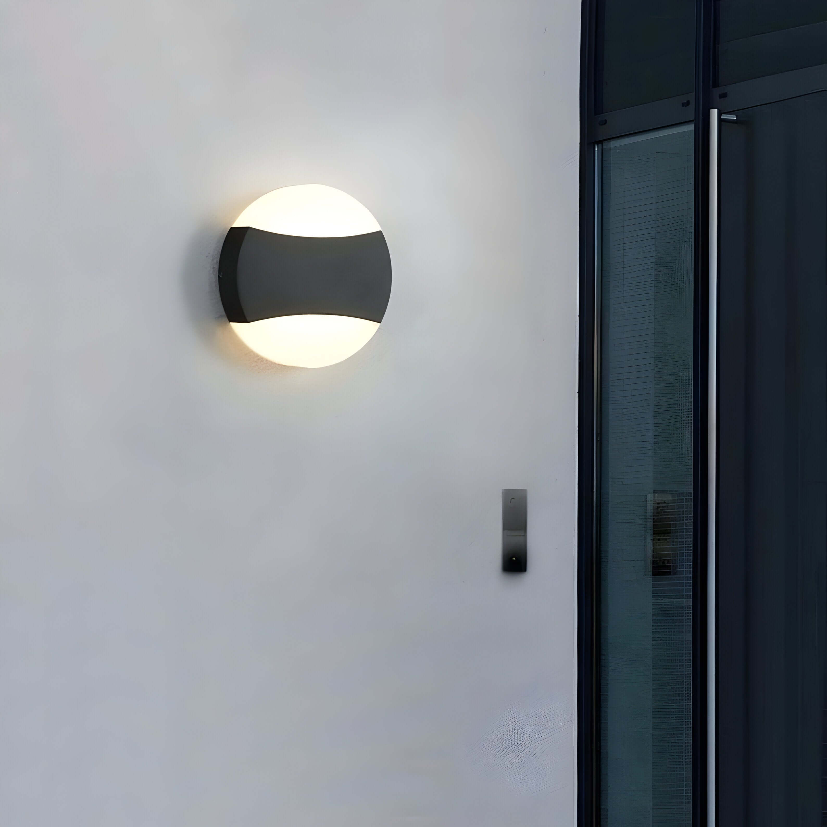Vynna – Vanntett LED Vegglampe i Moderne Design
