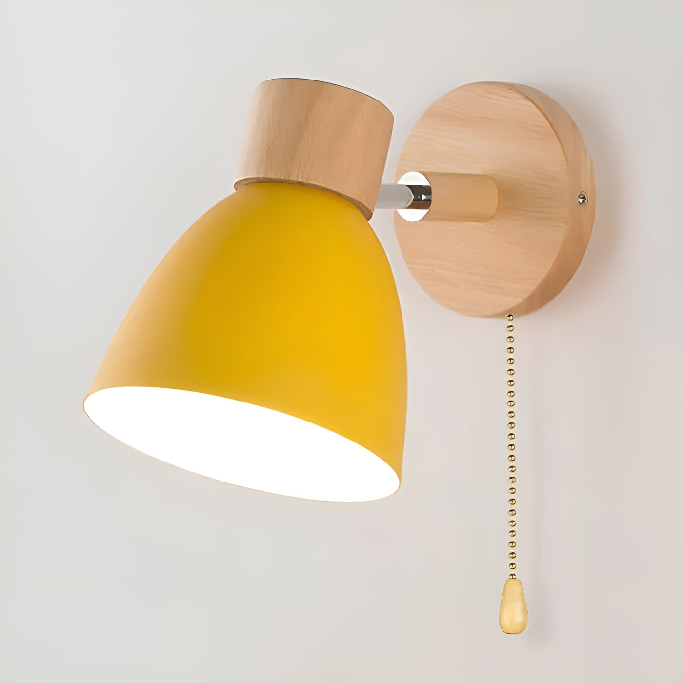 Vegglampe i Tre – Varmt og Koselig Lys | Perfekt for Stue og Soverom