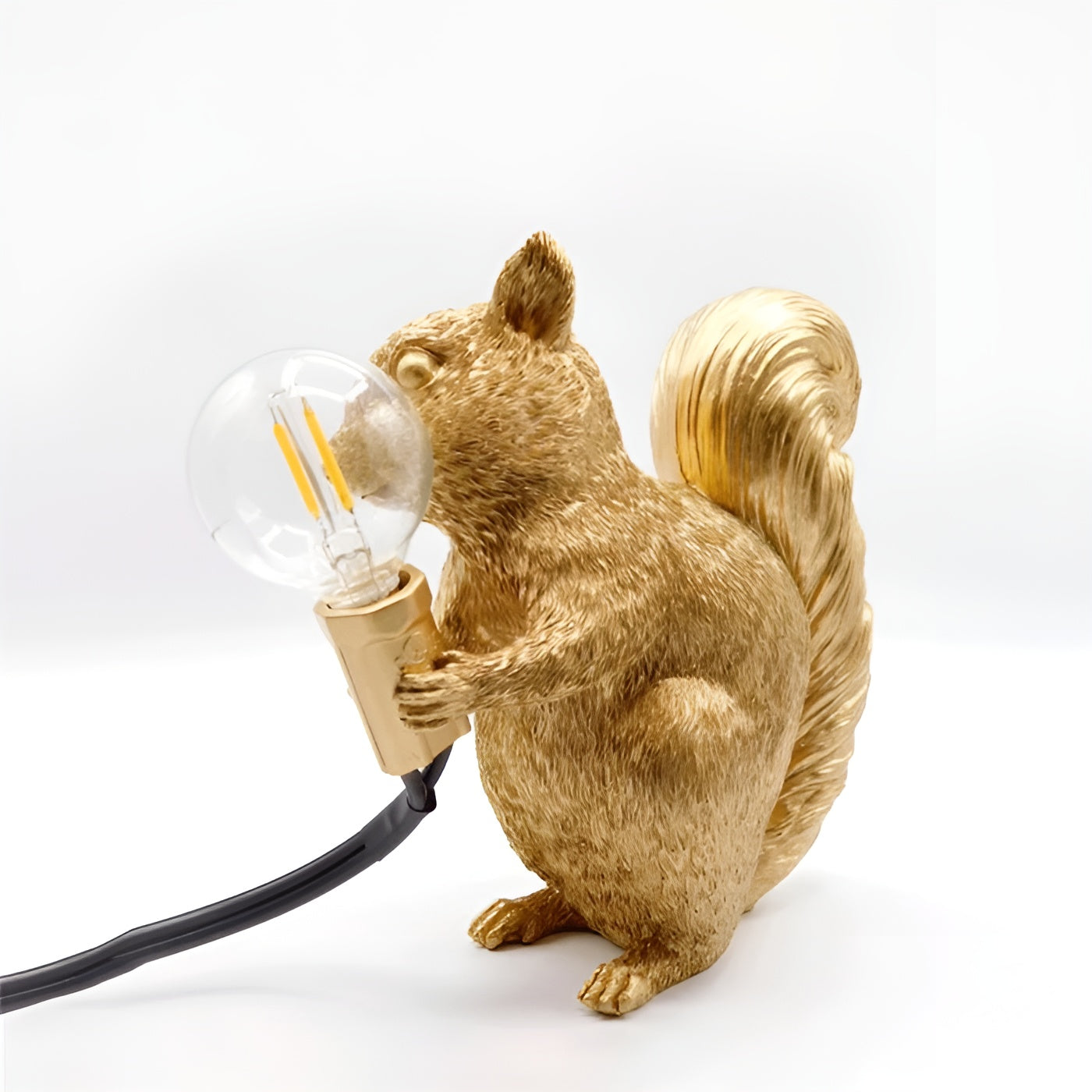 Bordlampe med Ekornfigur –Dekorativ og Koselig | Perfekt for Nattbord