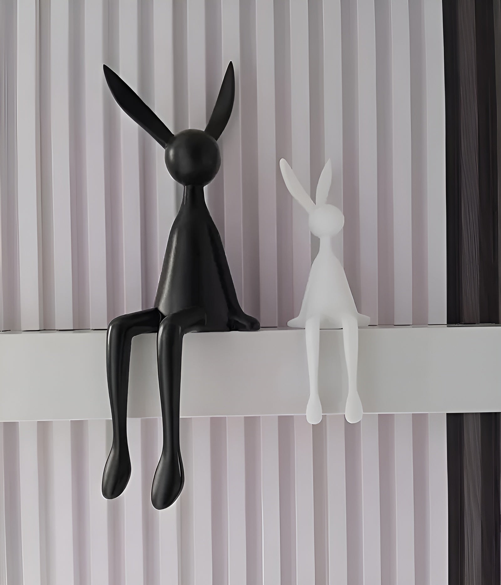 Dekorativ Påskehare – Stilfull Figur i Kunstharpiks | Vakker Vårdekorasjon til Hjemmet