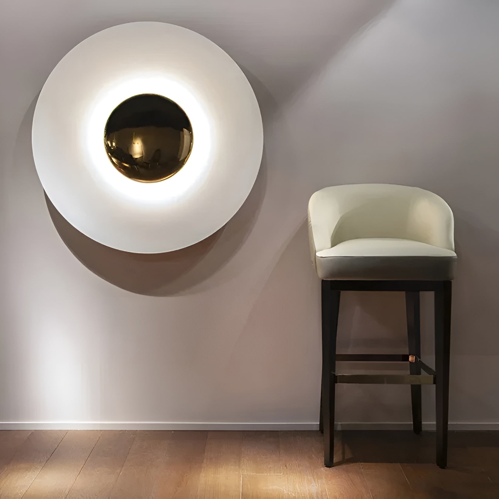 Rund LED-vegglampe – Moderne og Stilfull | Varmt Lys for Et Koselig Hjem - 30cm / Hvit med Gull / Varmhvit