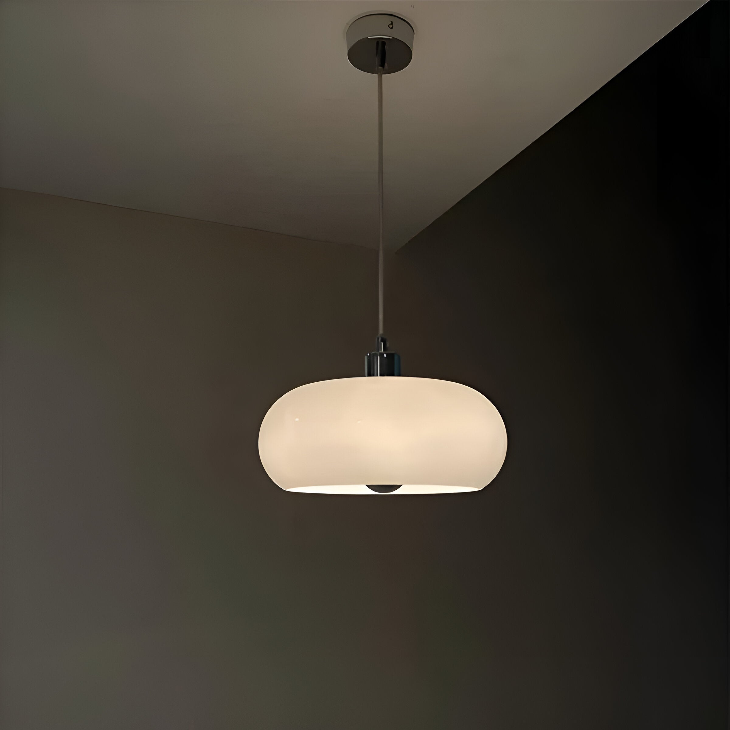 Bilde av Solberg Glass – Retroinspirert Pendellampe for Moderne Hjem fra Velisse