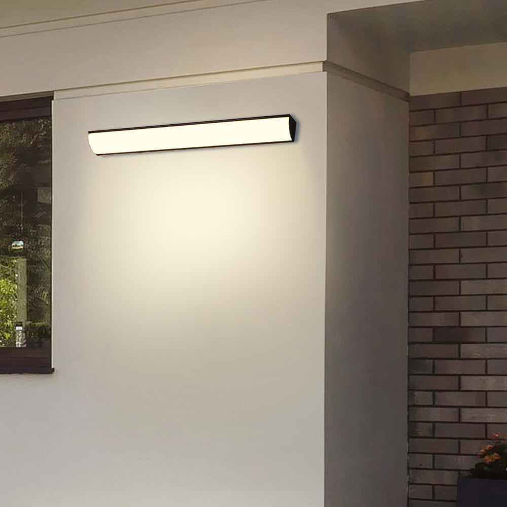 Moderne svart LED-vegglampe utendørs – sideprofil