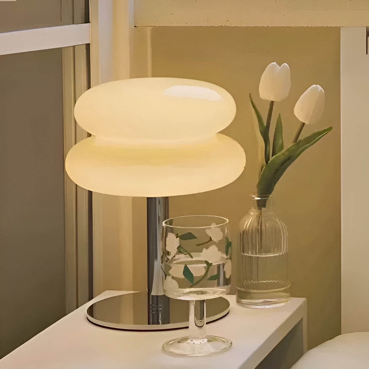 Glasslampe i pastell – Elegant Bordlampe for en Lun Stemning