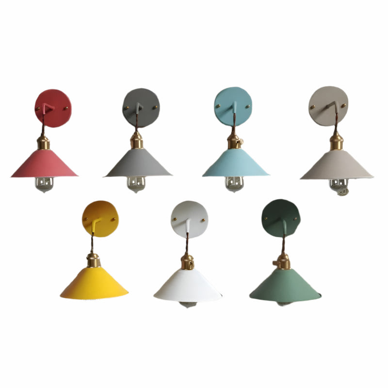 Vintage Metallvegglampe – Retro Design for Stuer og Ganger