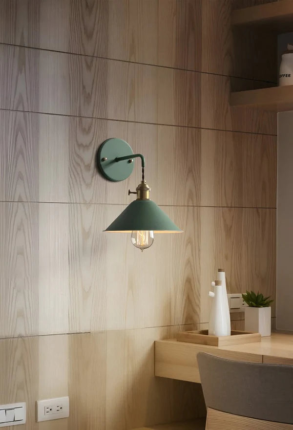 Vintage Metallvegglampe – Retro Design for Stuer og Ganger