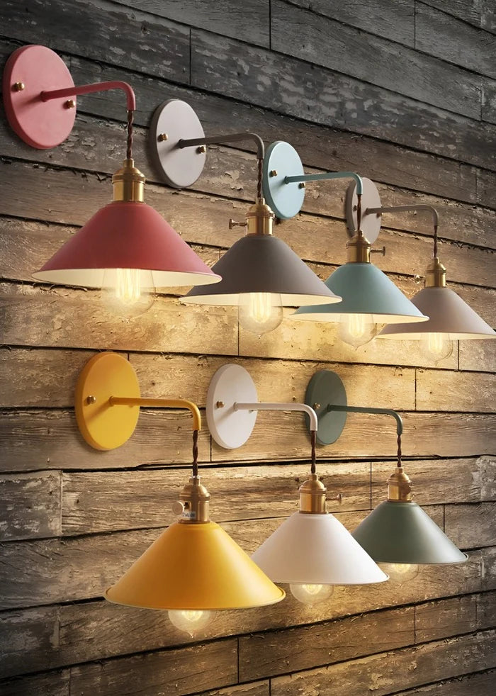Vintage Metallvegglampe – Retro Design for Stuer og Ganger