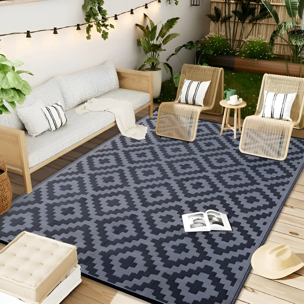 Vendbar Utematte – Sklisikker og UV-bestandig | Polypropylen med Geometrisk Design