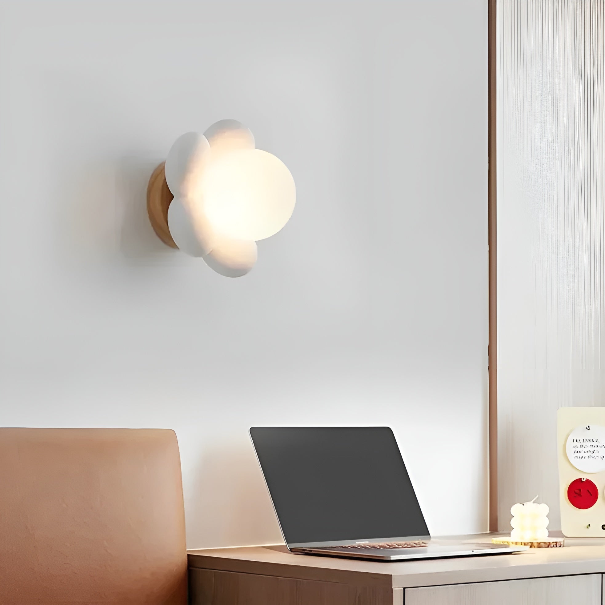 Vegglampe i Blomstform – Dekorativ og Varm Belysning | Perfekt for Stue og Soverom