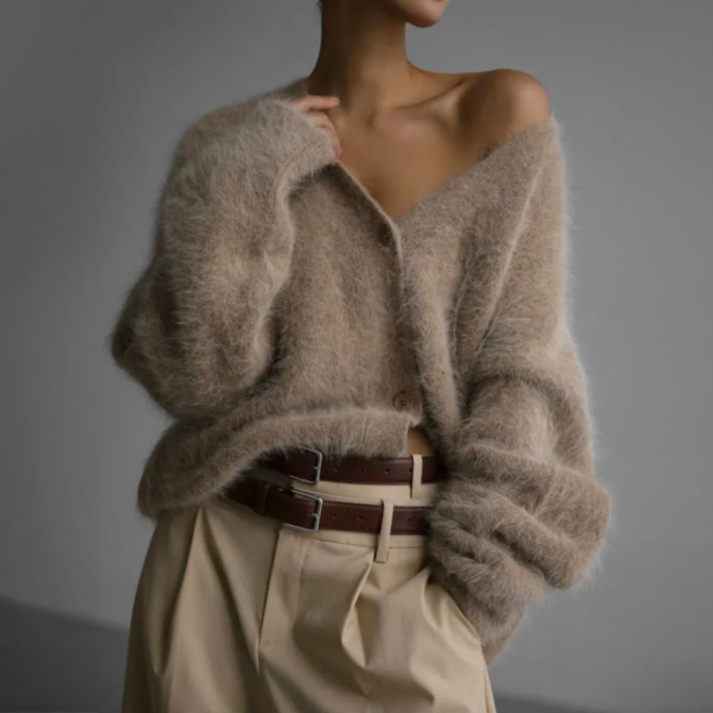 Myk kashmir-cardigan for kvinner i khaki farge, forfra