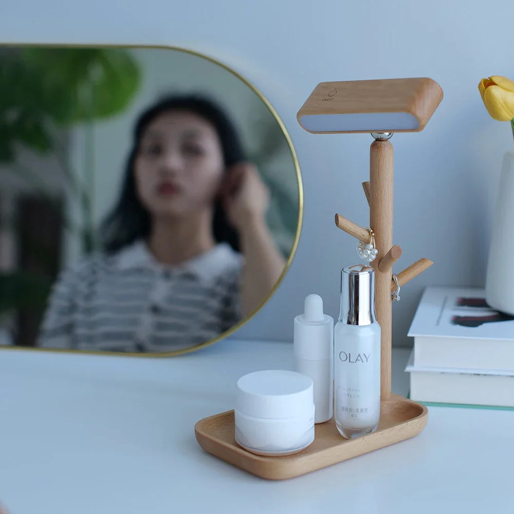 Nattbordslampe med Hylle – Naturlig Lys og Praktisk Oppbevaring | Perfekt for Soverommet