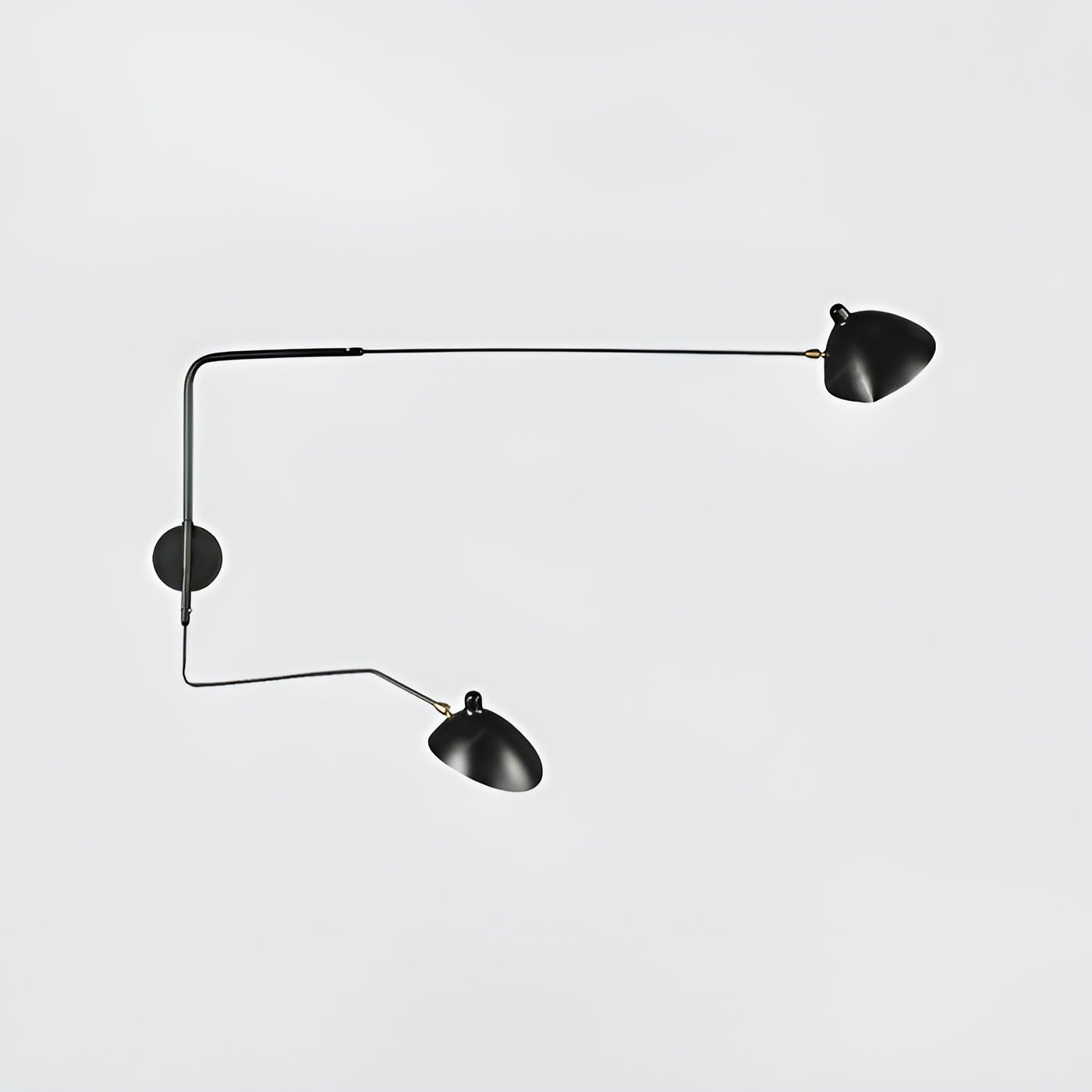 Vegglampe med Svingarm – Elegant og Tidløs | Perfekt for Soverom og Hjemmekontor