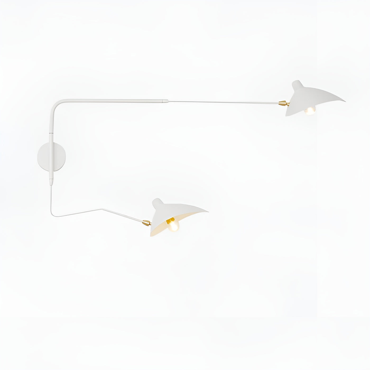 Vegglampe med Svingarm – Elegant og Tidløs | Perfekt for Soverom og Hjemmekontor