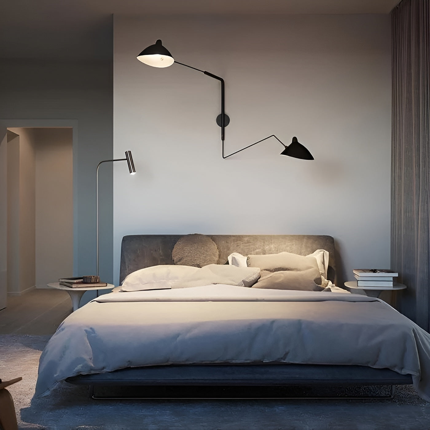 Vegglampe med Svingarm – Elegant og Tidløs | Perfekt for Soverom og Hjemmekontor