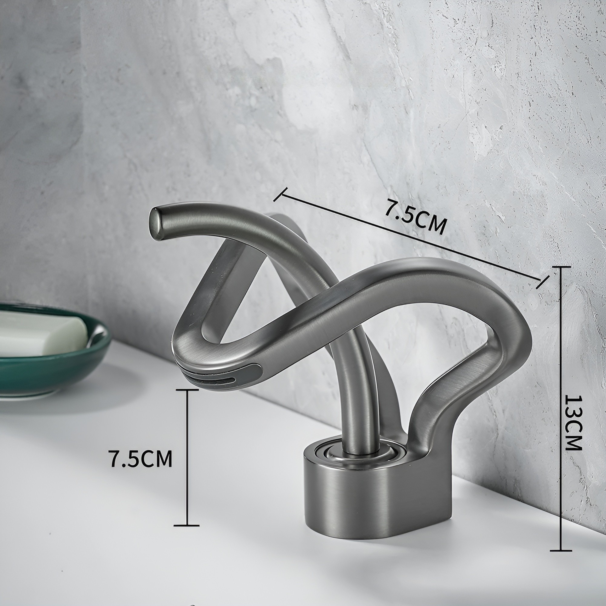 Vaskarmatur Med Vannfallutløp – Moderne Elegant Design | Ideell For Baderom Og Gjestetoalett