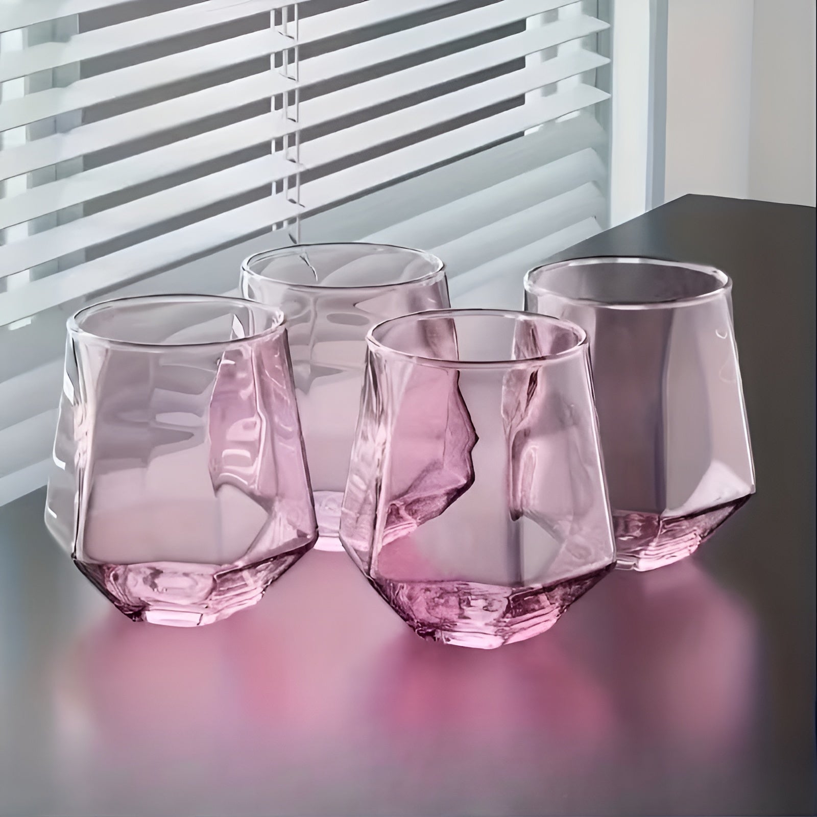 Whiskyglassett I 4 Deler – Geometrisk Design Og Fargerike Tumblerglass | 300 ML, Perfekt Til Whisky, Cocktailer Og Gaver