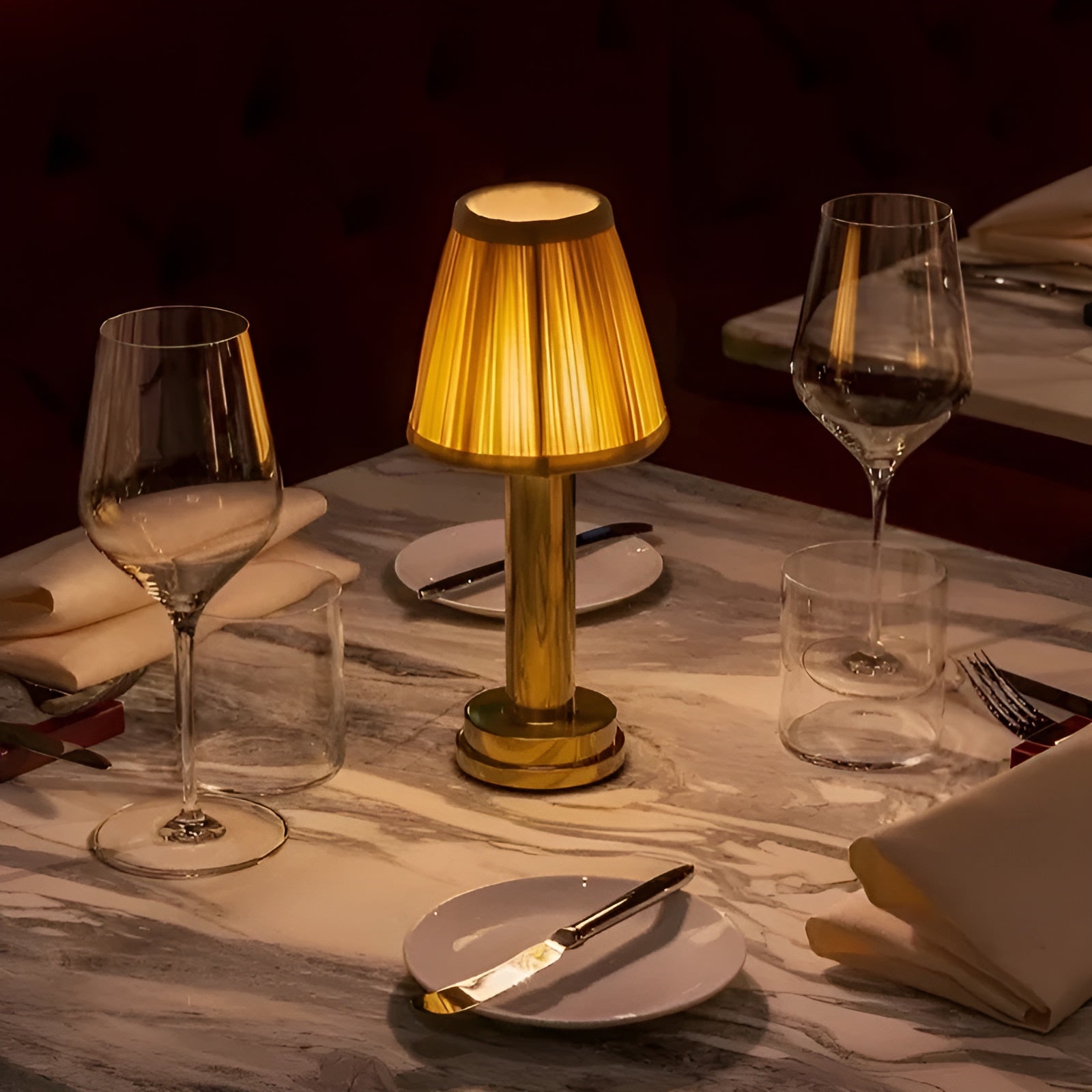 Vintage Bordlampe i Aluminium – Dimmbar og Elegant | Med Stoffskjerm for Stue eller Barbord