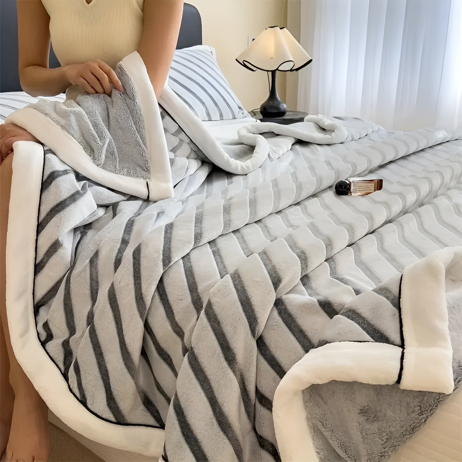 Mykt Koseteppe I Melkesammet – Varmt Og Behagelig | Perfekt For Høst Og Vinter