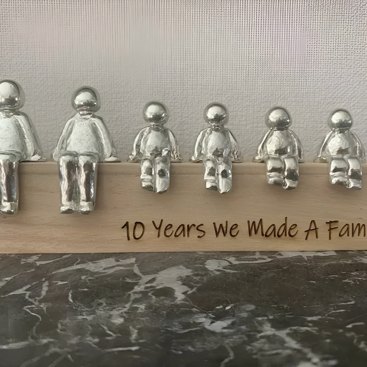 Skulptur Evig Familie – Uttrykk for Samhold og Harmoni | Tidløs Dekorfigur til Hjemmet